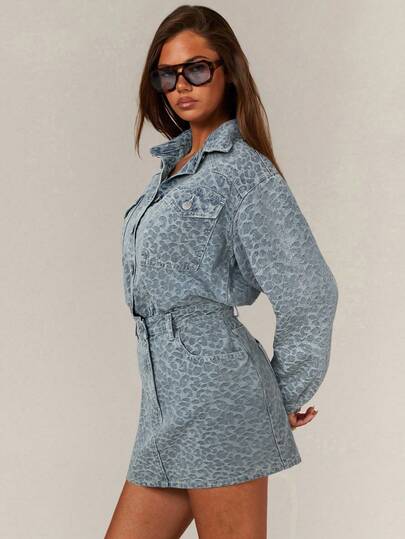 Athîral Women's Leopard Print Single-Breasted Casual Light Blue Denim Long-Sleeved Dress For Dates And Outings,Leopard Print Textured Denim Dress, Fitted Silhouette, Button-Down Front Design,Casual Dress,Vacation Outfits Women,Casual Dresses For Women,Leopard Print Dress,Going Out Dress For Women,Carnival Clothes,Spring Outfit Women,Summer Holiday Outfits
