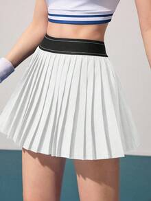 CourtClass 休闲百搭白色高弹力腰带褶裥口袋瑜伽运动短裙 - 白色 - 查看 4