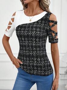 SHEIN Clasi 女士格子拼接圆领交叉镂空短袖休闲T恤，送给妈妈的礼物，A字镂空上衣，女士镂空上衣，黑白上衣，黑白上衣，女士办公室着装，女士工作上衣，女士短袖上衣，女士流行上衣，女士最新款上衣，夏季新款上衣 - 黑與白 - 查看 4
