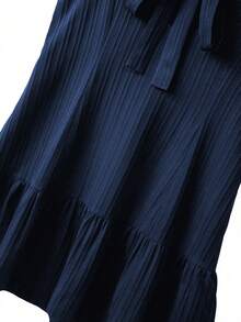 GlowEve CURVE 女士编织露背系带无袖A字荷叶边下摆休闲迷你连衣裙，适合休闲、度假和日常穿着 - 藏蓝色 - 查看 5