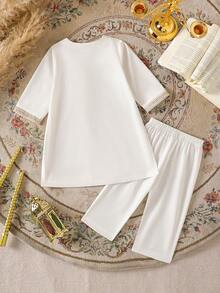 SHEIN Baby Boys' Spring Geometric Pattern Long Loose Robe With White Pants, Suitable For Outings, Visiting Family And Friends, And Attending Gatherings And Celebrations  Baby Boy Baby Arabic Clothing Baby Boys Wedding Outfit Baby Boy Casual Set  Islamic Baby Clothing Baby Boy Muslim Outfit Baby Boy Arab Dress Baby Boy Kurta Muslim Baby Boy Clothes Baby Boy White Thobe Baby Boy Middle Eastern Attire