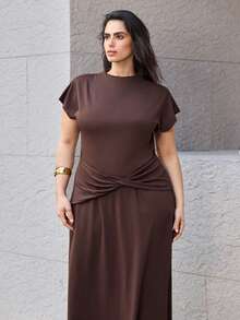 Maija Đầm ngắn tay cổ tròn màu nâu trơn cỡ lớn, mẫu mới cho Tết Nguyên Đán 2026, lãng mạn, thời trang, đa năng; thoải mái, thanh lịch, giản dị, thích hợp mặc hàng ngày hoặc công sở. - màu nâu - Xem 6