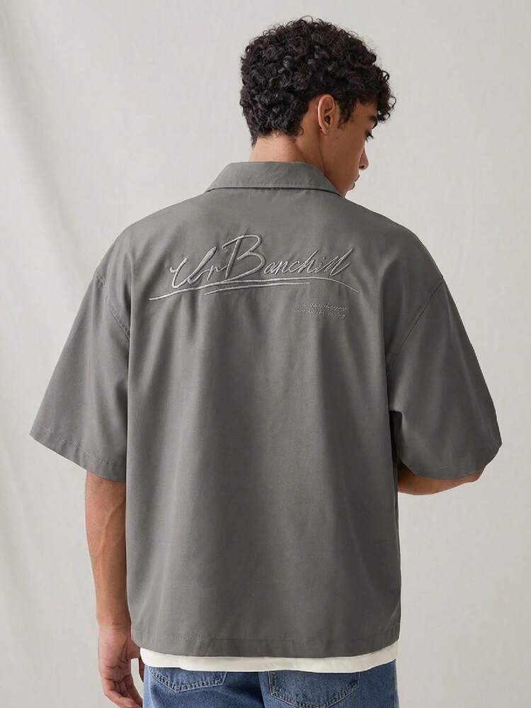 Manfinity Unisex Camisa Polo de Manga Curta Solta com Gráfico em Inglês Casual Diária Masculina, Algumas Coisas - Cinza - Visão 2