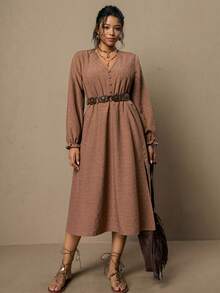 SHEIN VCAY 大码复古波西米亚纯色纹理面料长袖V领早春百搭棕色中长连衣裙，女士新款休闲通勤连衣裙 - 棕色 - 查看 4