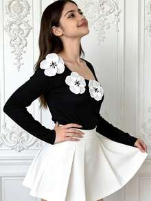 SHEIN Tween Girl 3D Floral Decor Asymmetric Collar Long Sleeve Fashion T-Shirt - Black - View 2