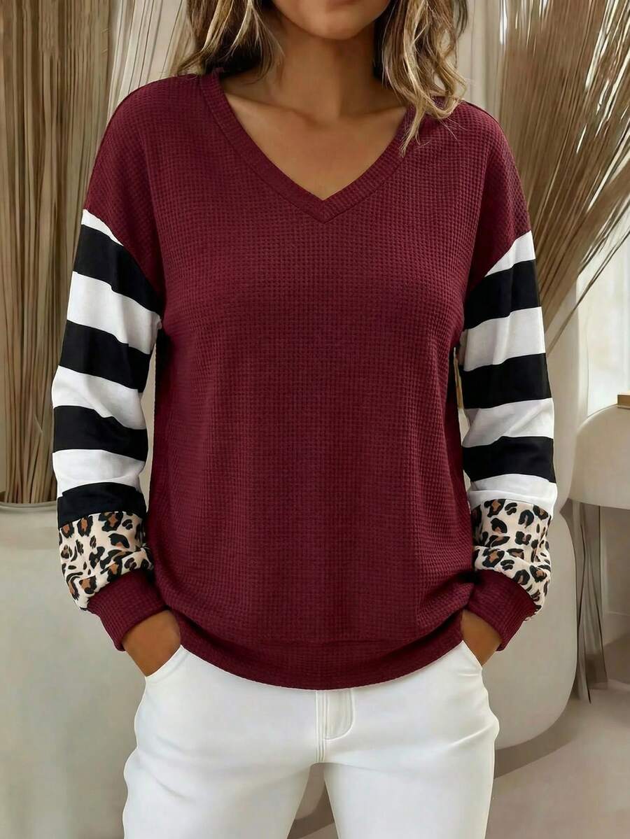 EMERY ROSE Nueva sudadera casual con cuello en V, manga larga y estampado para mujeres de talla grande - Rojo - Ver 1