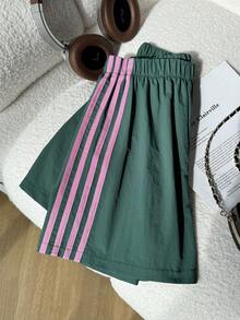SHEIN Quần short thể thao kẻ sọc Zhongda Tong dành cho bé gái, quần short mùa hè dáng rộng thoải mái, thắt lưng co giãn, kẻ sọc bên hông, thời trang và đa năng, quần short rộng rãi, co giãn và thoải mái cho trẻ em, thích hợp cho mùa ấm áp, quần short suông. - màu xanh lá - Xem 6