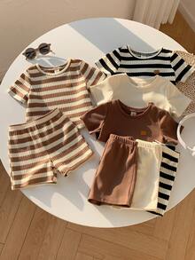 SHEIN 8pcs/Set Baju Bayi Unisex Laki-laki/Perempuan, Kaos Lengan Pendek dan Celana Pendek Rajut Waffle Warna Polos & Garis-garis, Pakaian Bayi Musim Semi/Panas - MultiWarna - View 9