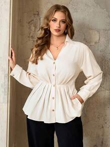 Roveilla Áo sơ mi nữ cỡ lớn màu trơn in họa tiết ánh kim, chất liệu vải bóng nhiều lớp, cổ chữ V, eo xếp ly, mở phía trước, cúc kim loại, dáng chữ A, vai rớt, eo chun, tay dài. Thanh lịch, cổ điển kiểu Pháp, thời trang đường phố, tối giản, retro, phong cách thường ngày Úc, phù hợp cho mùa đông, Halloween, Giáng sinh, Lễ Tạ ơn, tiệc trà chiều, tiệc trang trọng, họp mặt gia đình. Áo sơ mi nữ thanh lịch, áo sơ mi màu kem, áo sơ mi kín đáo, áo sơ mi peplum. - Màu be - Xem 6