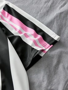 AXEPEAK Men's Letter & Stripe Print V-Neck Short Sleeve Casual T-Shirt - Black and White - View 4