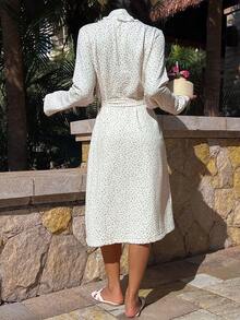 DAZY 女士花卉拼接刺绣荷叶边宽松长袍 - 米色 - 查看 2