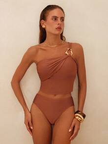 Swim Chiccia 女款優雅度假純色性感夏季海灘簡約休閒百搭巧克力棕色無袖上衣配金屬環細節與百褶高腰比基尼泳褲套裝，兩件式細肩帶比基尼套裝（適用於春假、返校季、假期、春季、海灘風、度假、春假穿搭、情人節、新年、母親節）棕色比基尼套裝 棕色兩件式套裝 女款單肩比基尼泳衣 - 鏽棕色 - 查看 4