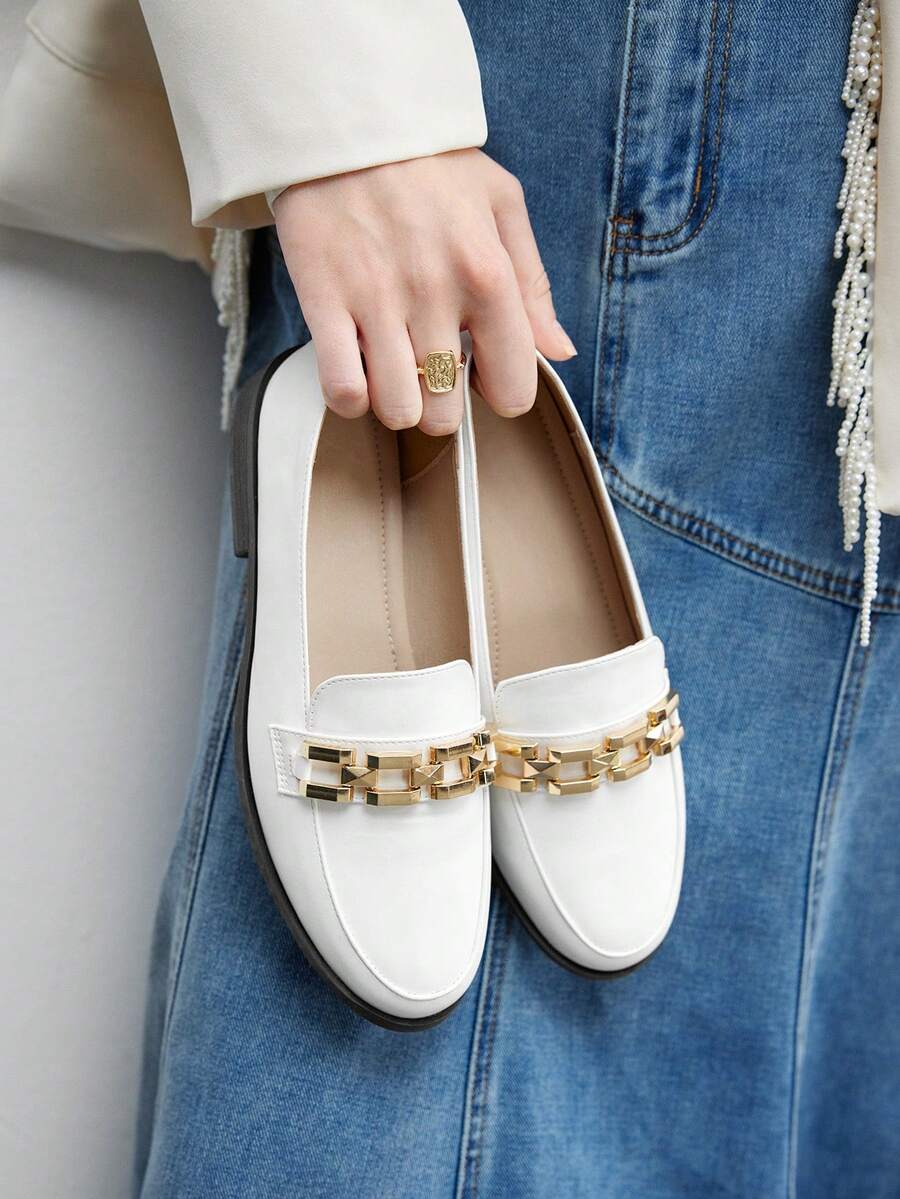 CUCCOO BIZCHIC Women's Metal Decor Casual Versatile Flat Shoes Valentine's Day - White - View 1