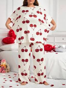SHEIN CURVE+ 加大码女式樱桃印花短袖上衣和裤子睡衣套装，情人节休闲款 - 彩色 - 查看 4