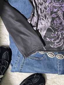 Glimmora 女士暗黑朋克风翅膀与花卉印花V领长袖修身T恤，春秋季 - 彩色 - 查看 4