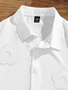 Manfinity Joysei Standard Size Men's Fashion Floral 3D Embroidered White Loose Short Shirt - White - View 3