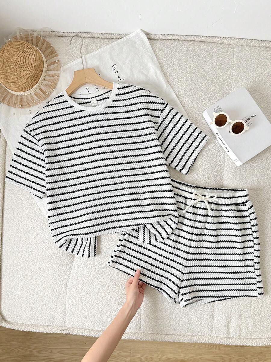 2pcs/Set Teen Girls' Casual Striped Knit Crew Neck T-Shirt And Shorts Co-Ord Set, Black & White,Kids - Black and White - View 1