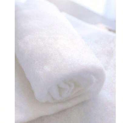Forro compuesto de plumón de alta elasticidad lavable para prendas de vestir y productos de ropa de cama. Tela de poliéster regenerado suave y sedosa similar a la seda utilizada como relleno para prendas de vestir y textiles para el hogar.