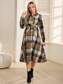 SHEIN Vestido camisero casual y urbano de manga larga con estampado de cuadros, cintura con cordón y línea A hasta la rodilla para mujeres embarazadas, primavera/otoño - Café integral - Ver 3