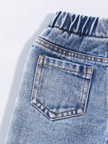 SHEIN Denimly 女婴休闲都市浅色水洗阔腿裤，全松紧腰带，心形贴片刺绣，可爱花卉钩编装饰，米色和白色花朵与水洗牛仔布相得益彰，温暖的秋冬气息与春夏的活力完美融合。 - 淺色水洗藍 - 查看 5