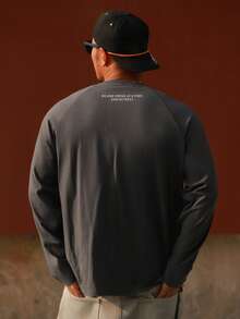 DAZY 男士春季刺绣字母印花圆领T恤，深灰色 - 灰色 - 查看 2