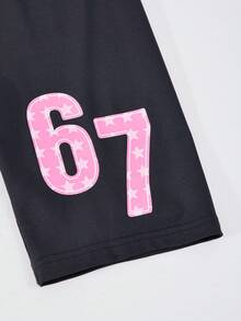 SHEIN ChillGRL Bộ đồ thể thao thường ngày cho bé gái tuổi teen gồm áo thun cổ chữ V lệch vai dáng rộng và áo thun in số, quần short bó sát, trang phục thời trang cho các hoạt động thể thao, đạp xe, dã ngoại, bóng đá, bóng rổ, chạy bộ. - Đen và trắng - Xem 6