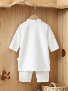 SHEIN Toddler Infant Baby Boys Traditional Casual Long Sleeve Stand Collar Button Half-Open Front Pocket Robe Top, Adjustable Sleeve Length, Side Slit Hem Design, Arabic Dishdasha, Islamic Clothing, Kaftan, Saudi Arabian Outfit, Infant Robe, Boys White Kurta, Boys White School Thobe, Boys Kurtas, Basic Silhouette Suitable For Spring, Summer, Autumn, Winter,3M-3T Baptism Clothes Boy Baby Partywear White Muslin Baby Boy Christening Outfit