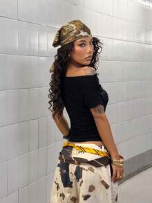 SHEIN HypeZone 2 chiếc áo thun nữ mùa hè kiểu dáng bất đối xứng vai nhún bèo, phong cách Punk Y2K, đen trắng - Nhiều màu - Xem 2