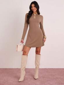 Enchnt 优雅法式镂空领长袖连衣裙，饰以金属玫瑰花 - 棕色 - 查看 4