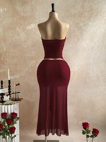 Soleia 女士浪漫度假玫瑰纹理面料拼接网纱抹胸上衣搭配网纱垂褶系带腰部长裙套装，休闲、约会、夜店、下午茶、海滩、邮轮、城市度假、音乐节、派对、波西米亚风、嬉皮风、西部风、日常通勤，红色裙装套装，玫瑰套装 - 酒紅色 - 查看 2