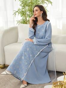 Al Najma 奢华刺绣网纱长袖束腰外衣和传统阿拉伯长裙（女士款）