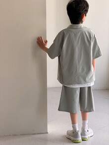 2件套儿童/青少年男童休闲韩版工装领短袖衬衫和纯色短裤套装，适合上学、花园、海滩、生日、春夏穿着。 - 綠色 - 查看 3