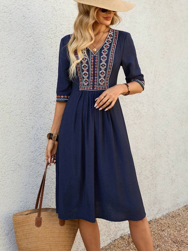 Plus Size Women's Summer Casual Vacation Country  Vintage Floral Embroidered  Navy Blue Dress,Country Casual Vacation Outfits Woman,Simple And Fashionable For Everyday Wear,Summer Outfits For Women,Casual Holiday Style,Vacation Outfits Women ,Holiday Outfits For Women,Going Out Outfits, New Clothes,Suitable For Summer, Vacation, Daily Wear, Festival Outfits For Women,Beach Outfits For Women,Gifts For Mother,Country Concert Outfit,Western Style,Flowy Dress,Boho Dress,Mothers Day Outfit