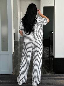 Dazy Plus Conjunto de pijama de talla grande para mujer con top de manga corta holgado y pantalón largo a rayas, para primavera/verano - Blanco y Negro - Ver 7