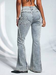 SHEIN Unity Jeans de campana con bolsillos, botones y dobladillo deshilachado, versátiles y casuales para ir al trabajo - Lavado ligero - Ver 2