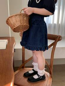 DAZY Young Girl Plain Slant Pocket Elastic Waist Ruffle Hem Washed Denim Jeans - Blue - View 3