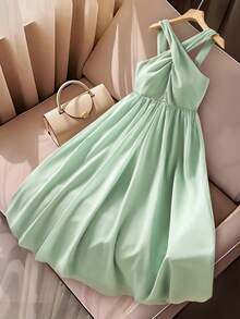 1件少女优雅仿珍珠雪纺露背吊带修身连衣裙，适合日常穿着、聚会、派对、婚礼等场合。 - 綠色 - 查看 1