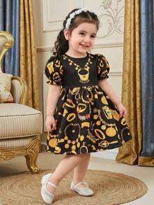 SHEIN Vestido elegante e sofisticado para bebê menina com estampa gráfica preta e mangas curtas, vestido formal com estampa floral patchwork, mangas compridas, estilo árabe casual, para bebês meninas na primavera/verão, ideal para férias em família / Jalabiya para bebê menina. Vestido vintage vermelho com estampa floral miúda de rosas, mangas curtas e corte em A, com detalhes dourados, vestido com estampa floral miúda, para combinar com mãe, filha e irmãs. - Multicolorido - Ver 12