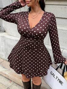 SHEIN EZwear Robe à pois marron à encolure en V, manches longues et volants à l'ourlet pour femmes grandes tailles - Tabac - Voir 7