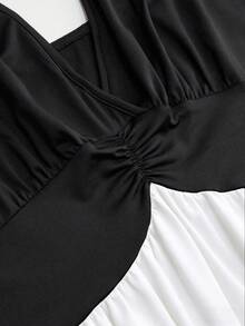 Rometta Große Größen Schwarz V-Ausschnitt Taille Plissee Strickkleid - Schwarz - Übersicht 4