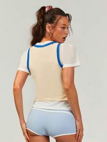 Athîral 女士撞色圆领短袖T恤和背心两件套，修身剪裁，休闲日常穿着，柔软针织面料，适合运动、外出、度假、春季、春假、休闲度假等场合，白色上衣 - 彩色 - 查看 5