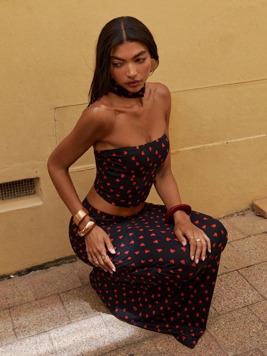 Opulessa Spring/Summer Valentine's Day Beach 2pcs/Set Women Vacation Knit Heart Pattern Crop Top & Low Waist Skirt Heart Print Two Piece - Black - View 1