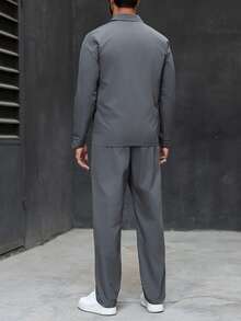 Manfinity CasualCool 男士休闲纯色长袖拉链外套和裤子套装，适合四季搭配和日常穿着，也适合户外徒步，是送给男友/丈夫的必备礼物