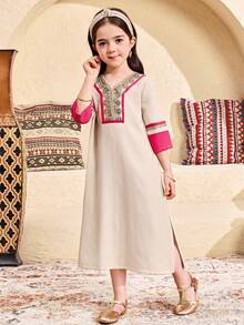 SHEIN فستان فضفاض للفتاة بياقة على شكل حرف V مزين بألوان متباينة وزهور ولمسات من الترتر والدانتيل، باللون الوردي والمشمشي، مناسب لموسم الربيع/الصيف والعطلات - لون مشمشي - مشاهدة 4