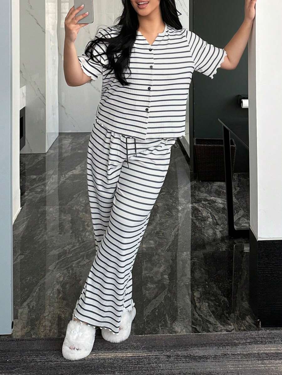 Dazy Plus Conjunto de pijama de talla grande para mujer con top de manga corta holgado y pantalón largo a rayas, para primavera/verano - Blanco y Negro - Ver 1
