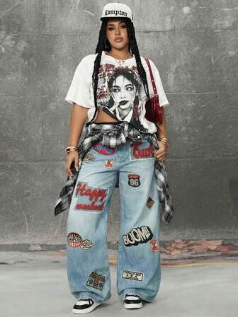 ROMWE Avant Jeans de mezclilla con eslogan bordado, estética de ballet deportivo retro Y2K para mujer de talla grande