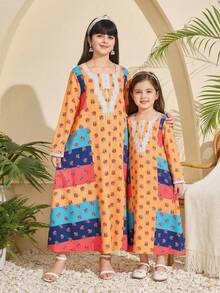 SHEIN Kleid mit Blumen-Kontrastfarbdruck rundum, dickes weiches 4-Wege-Stretchgewebe, elegante traditionelle arabische Kleidung Abaya - Verschiedenfarbig - Übersicht 3
