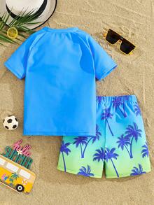 SHEIN Set de 2 piezas de traje de baño y pantalones cortos de natación con estampado de árbol de coco degradado, de cuello redondo y manga corta, para niños y preadolescentes - Azul - Ver 2