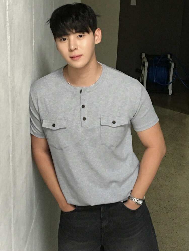 Men's Summer Pocket Design Round Neck Half-Placket T-Shirt