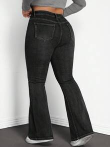 SHEIN Tall CURVE Jeans de talle medio con pierna acampanada, ajuste delgado y talla grande - Negro - Ver 2